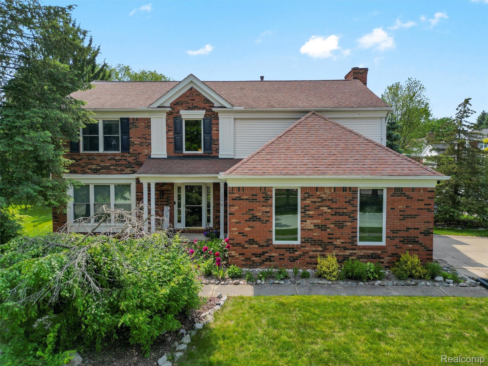 1170 Essex Drive