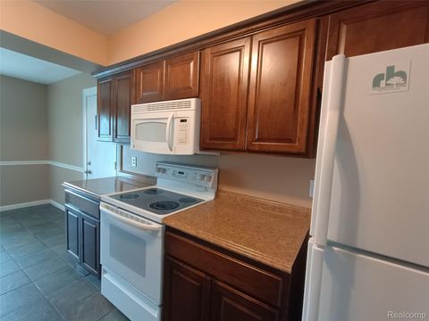 Tiny photo for 112 Stratford Lane, Rochester Hills City, MI 48309 (MLS # 20261043561)