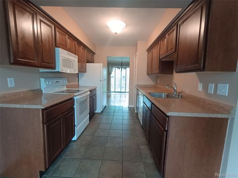 Tiny photo for 112 Stratford Lane, Rochester Hills City, MI 48309 (MLS # 20261043561)