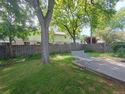 Tiny photo for 112 Stratford Lane, Rochester Hills City, MI 48309 (MLS # 20261043561)