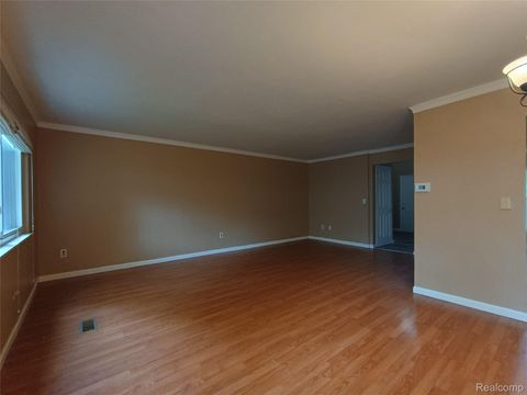 Tiny photo for 112 Stratford Lane, Rochester Hills City, MI 48309 (MLS # 20261043561)
