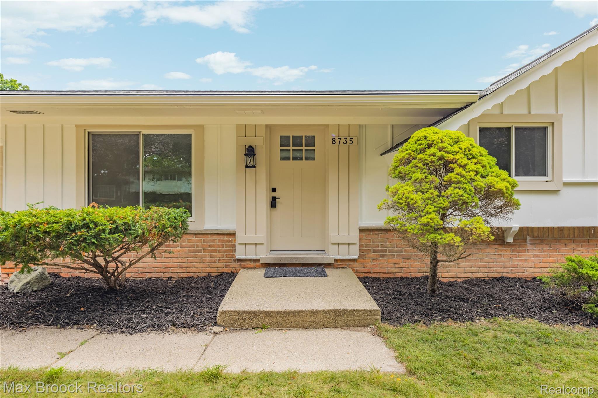 8735 Ringwood Drive