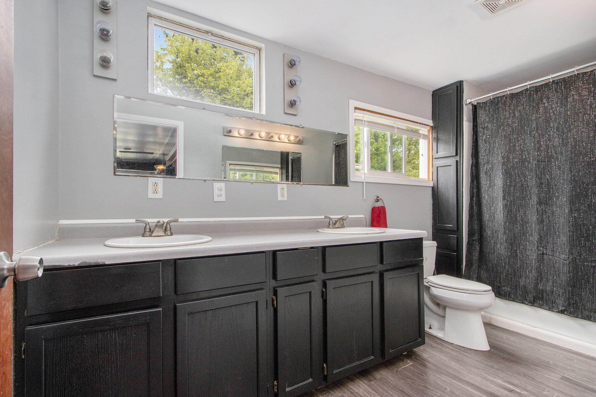 Kalamazoo City, Michigan 49008, United States, 3 Bedrooms Bedrooms, ,1 BathroomBathrooms,Residential,Active,138753