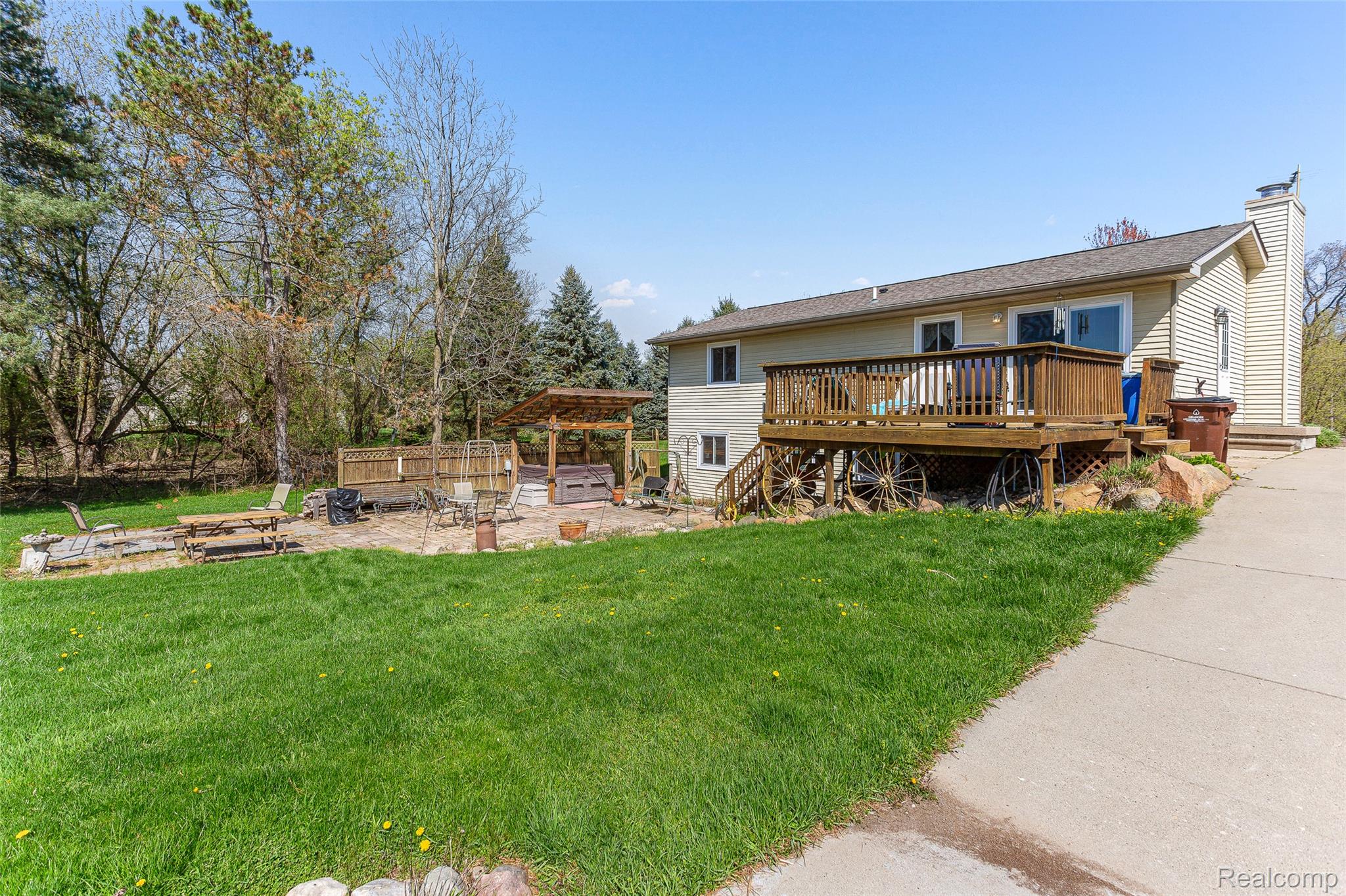 961 Jolly Road