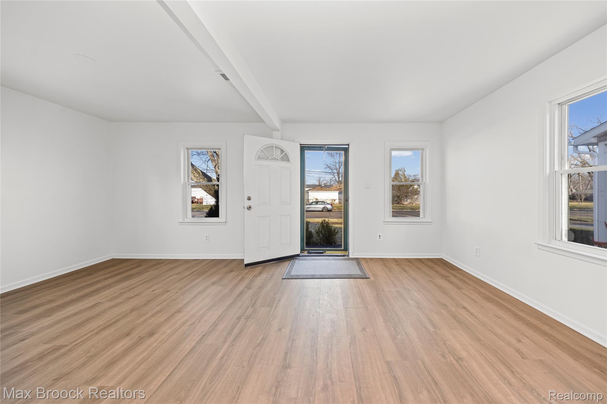 20240 Hollywood Street