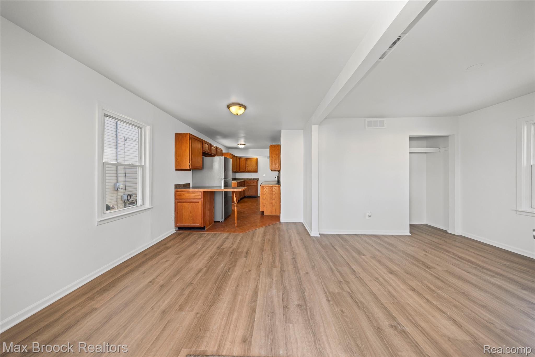 20240 Hollywood Street