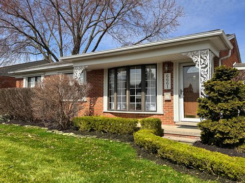 6661 Chirrewa Street Westland City MI 48185