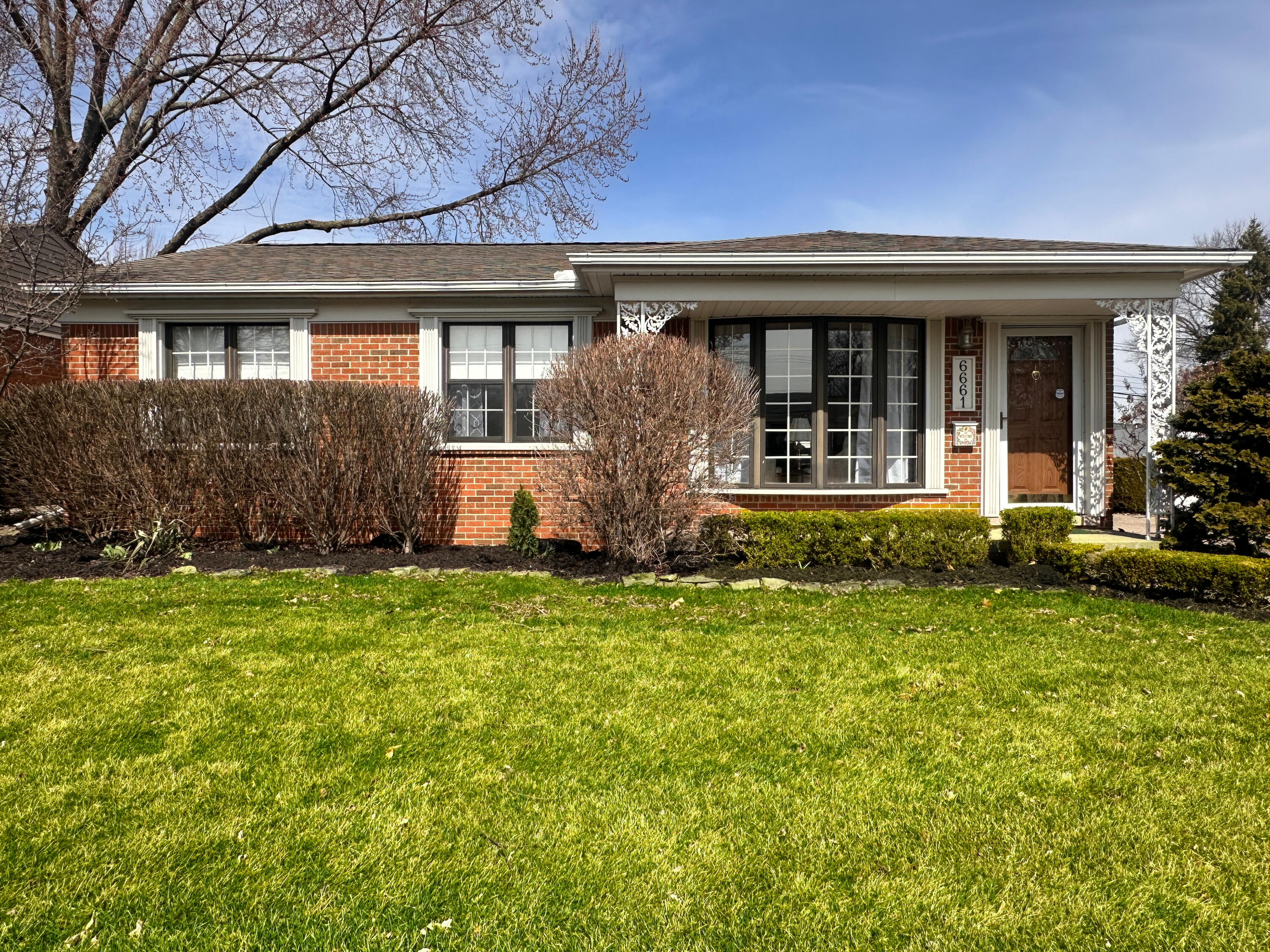 6661 Chirrewa Street