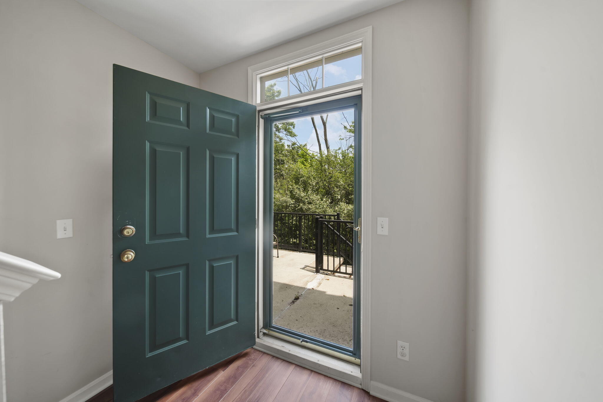 662 Village Lane