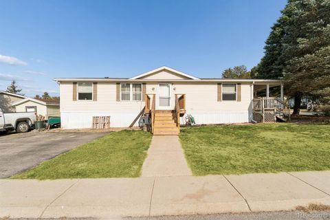 321 Basket Branch Oxford Charter Township MI 48371