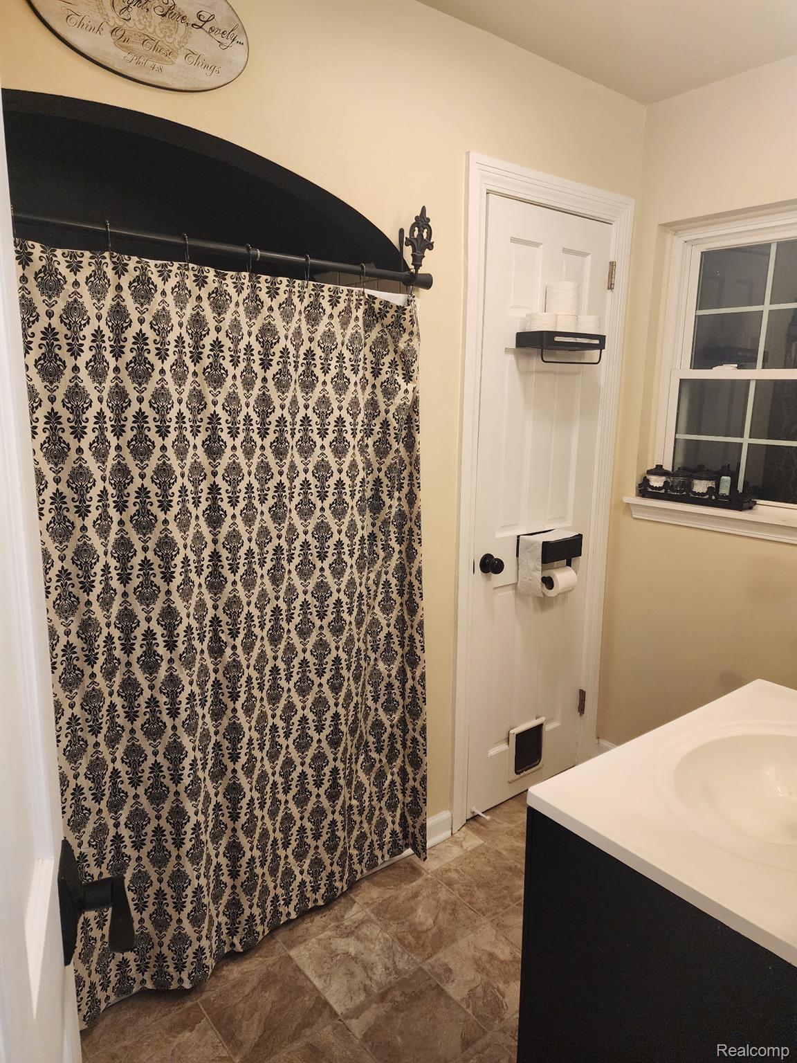 Flint City, Michigan 48503, United States, 3 Bedrooms Bedrooms, ,1 BathroomBathrooms,Residential,Active,147185