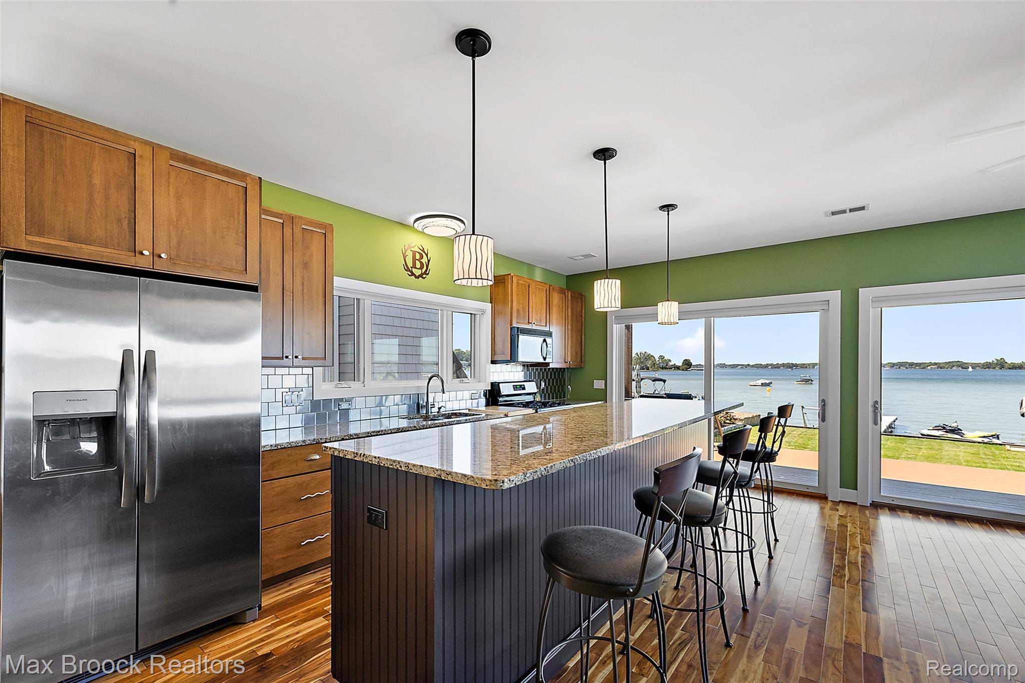 2022 Willow Beach Street