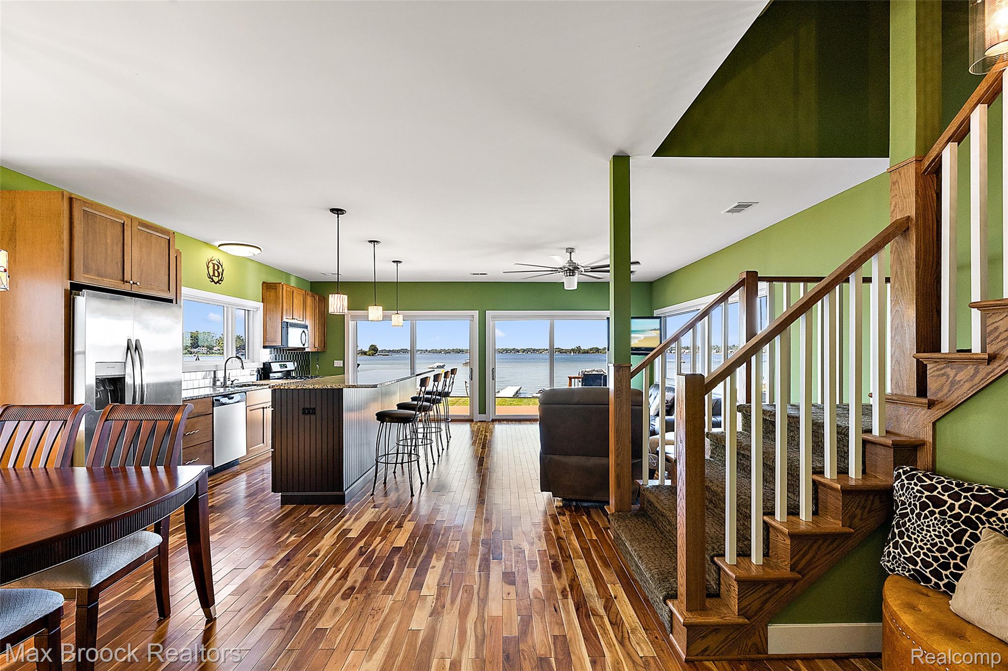 2022 Willow Beach Street