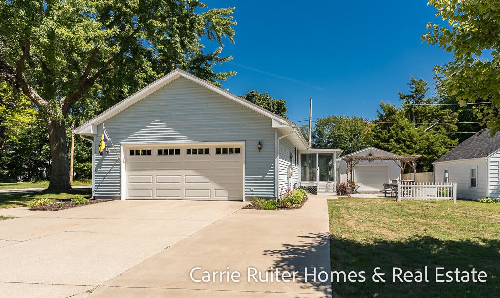 17232 W Spring Lake Road
