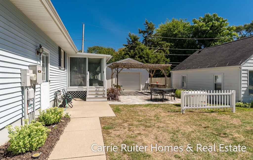 17232 W Spring Lake Road