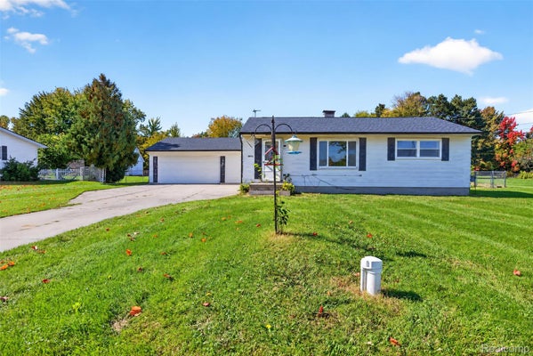 5072 MOBILE DR, FLINT, MI 48507 - Image f09f7287fd882cd456ad82ea5e35a2d9/516785474