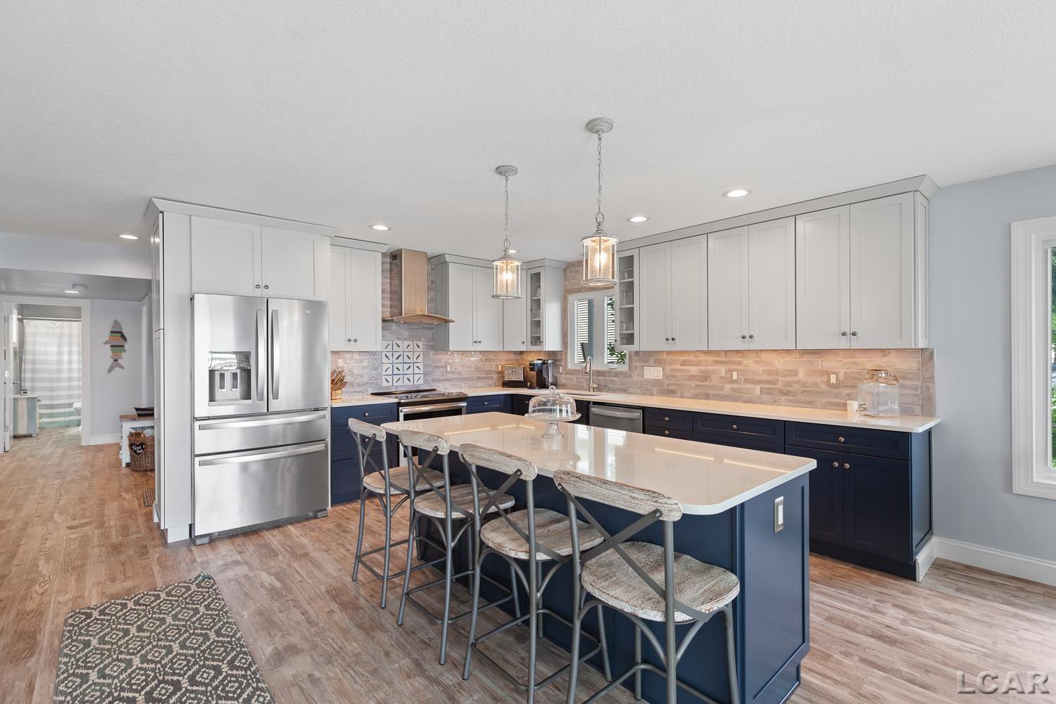 8210 Clark's Cove