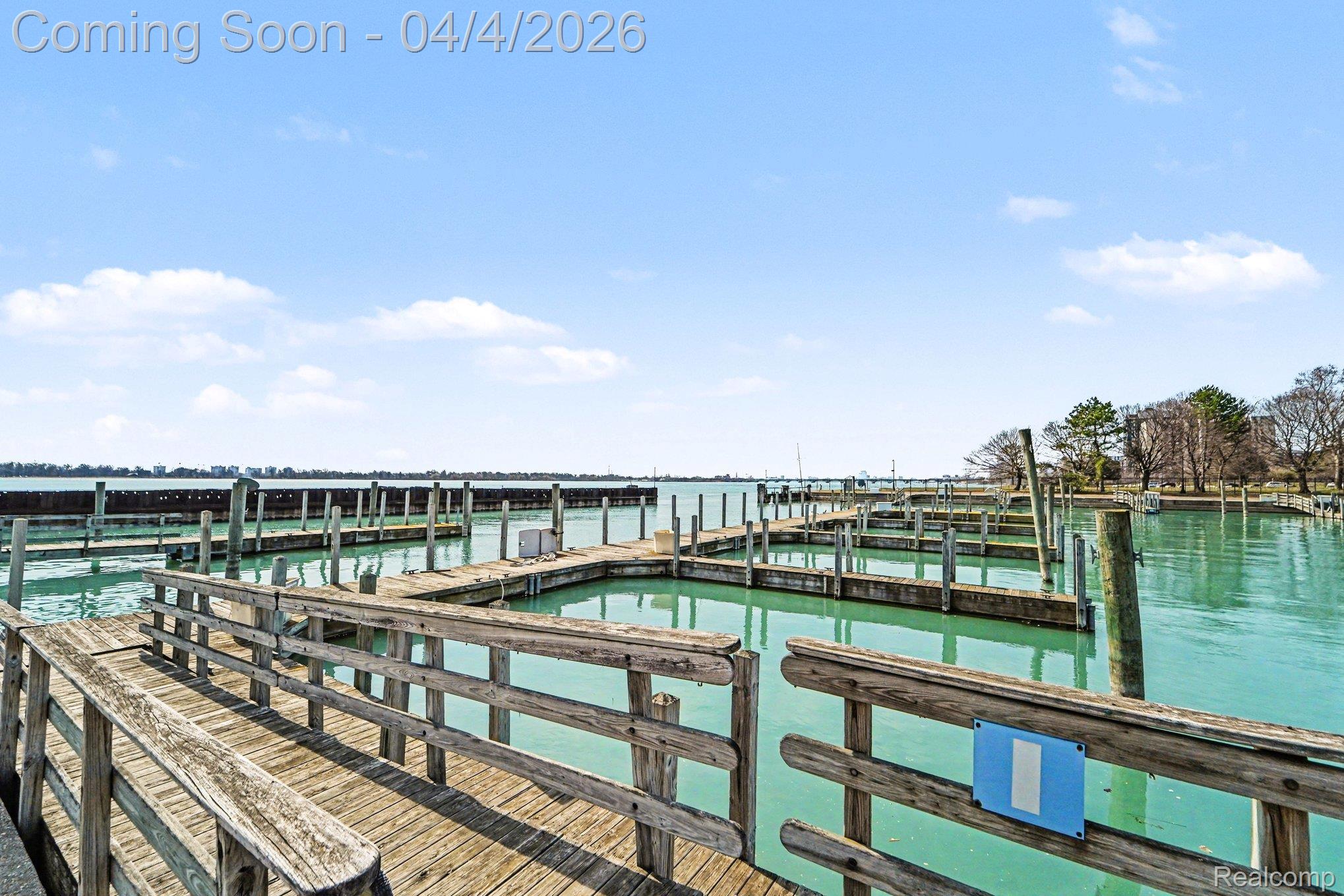 8900 E Jefferson Avenue 729