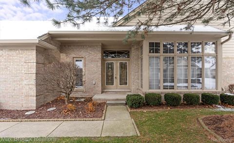 42738 Matthew Drive 47 Sterling Heights City MI 48313