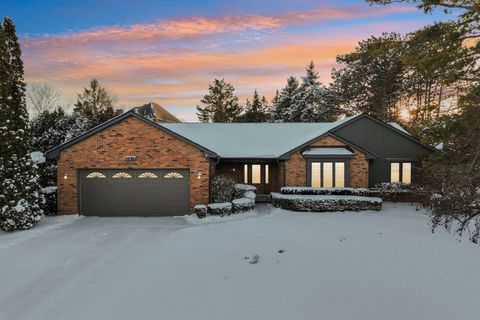 2417 Beacon Hill Drive Rochester Hills City MI 48309