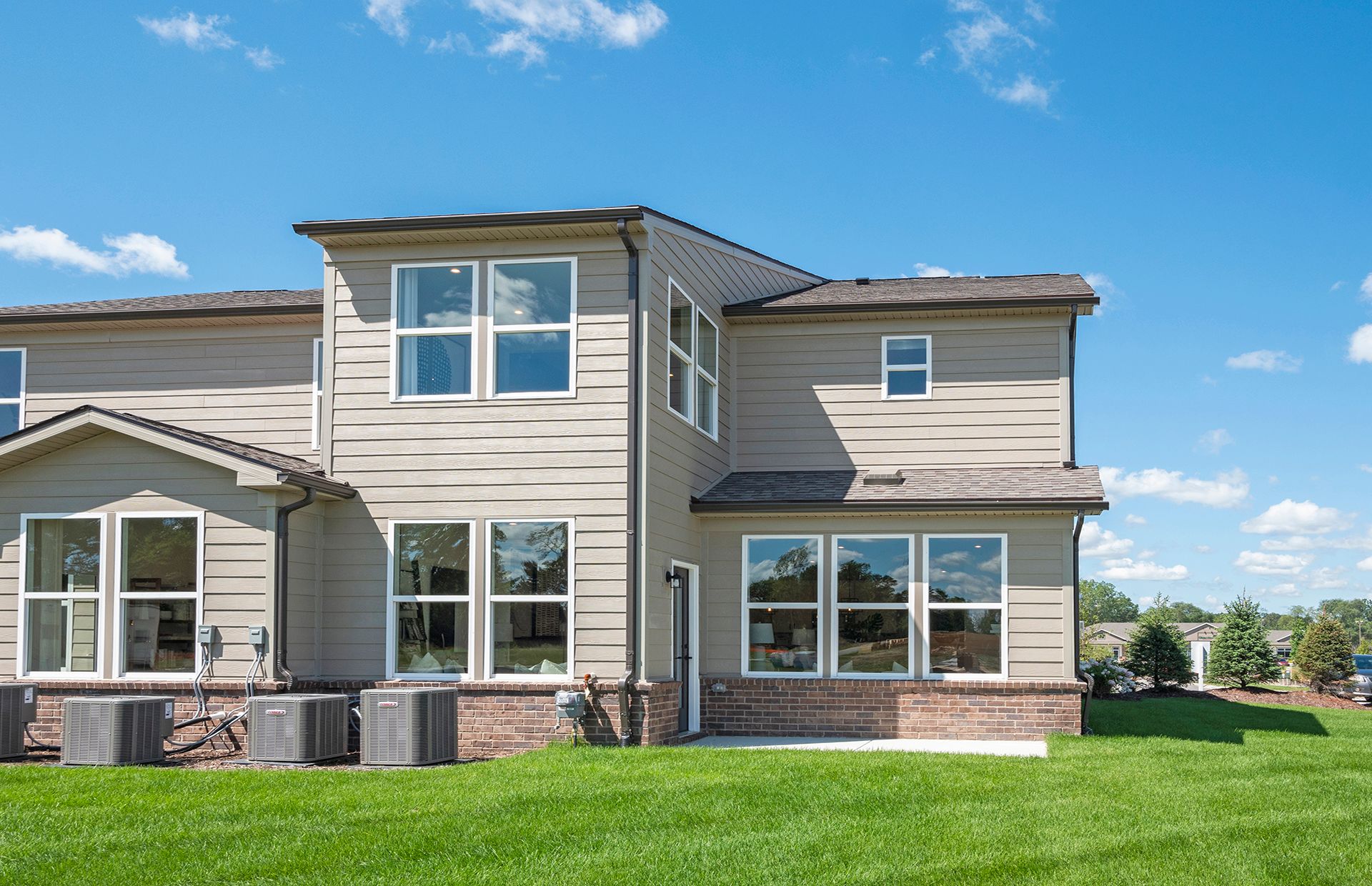 1570 ADDISON Circle