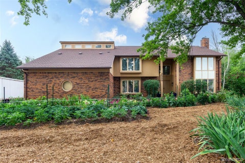 Photo of 2509 Munster Road, Rochester Hills City, MI 48309 (MLS # 20261057653)