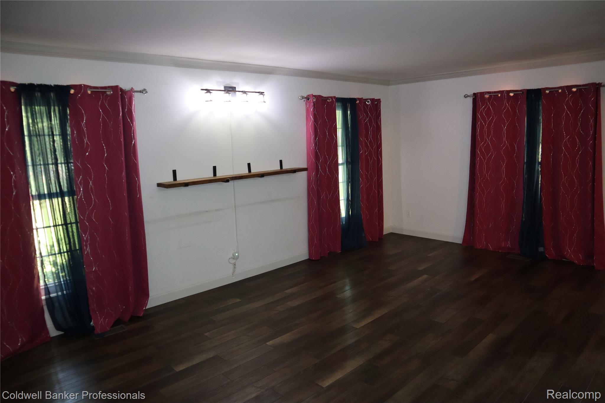 5435 S Sycamore Drive