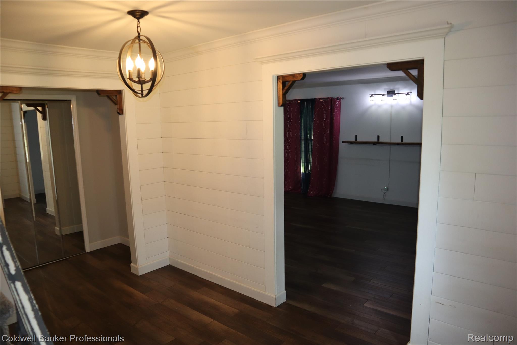 5435 S Sycamore Drive