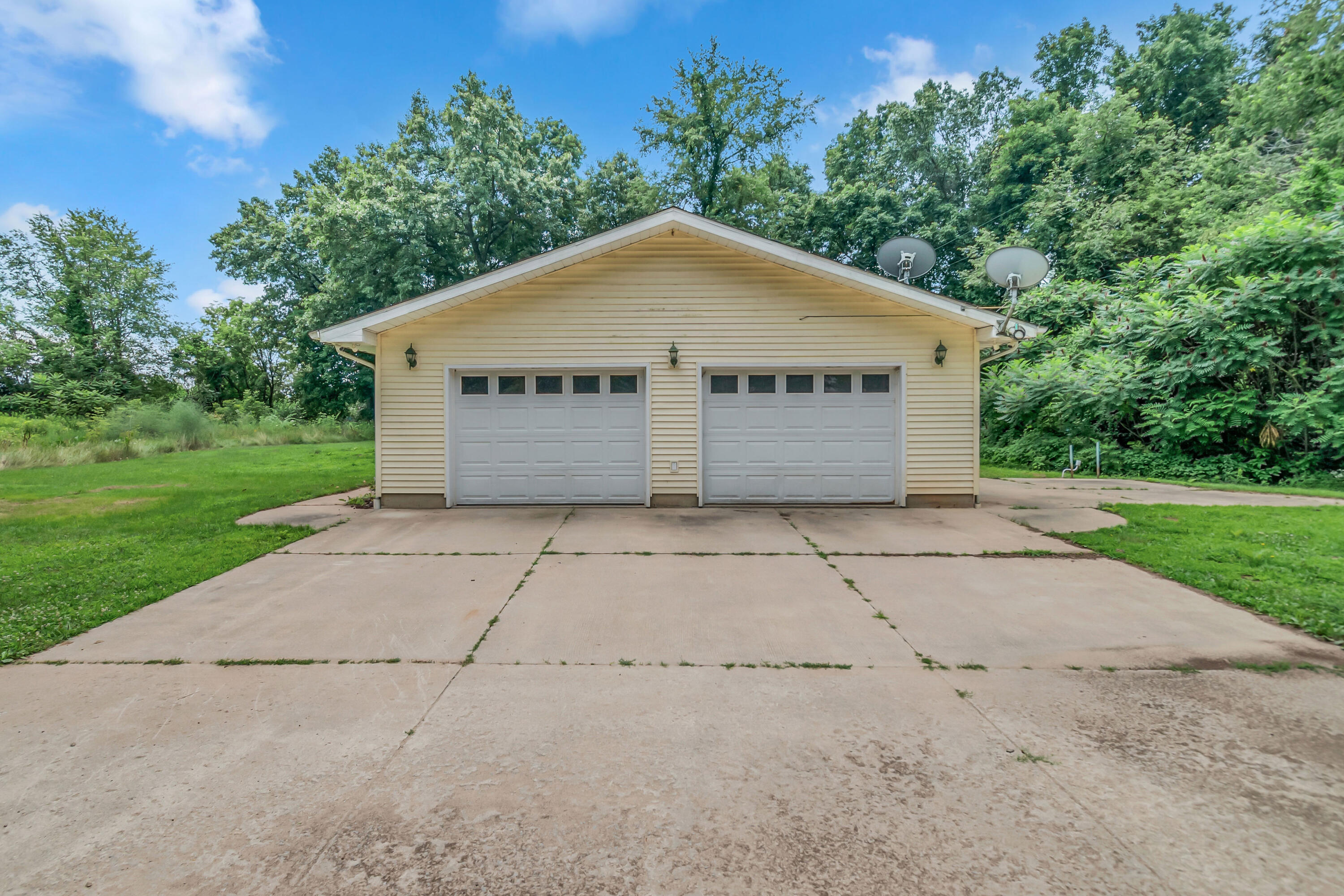 6335 6 Mile Road