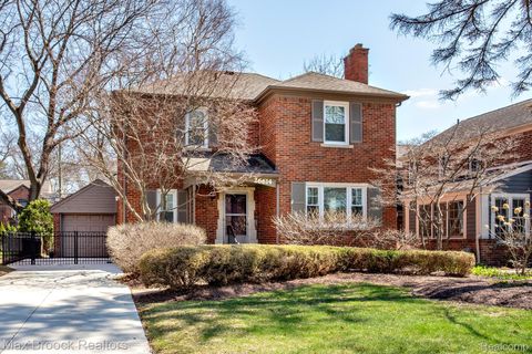 26614 Humber Street Huntington Woods City MI 48070