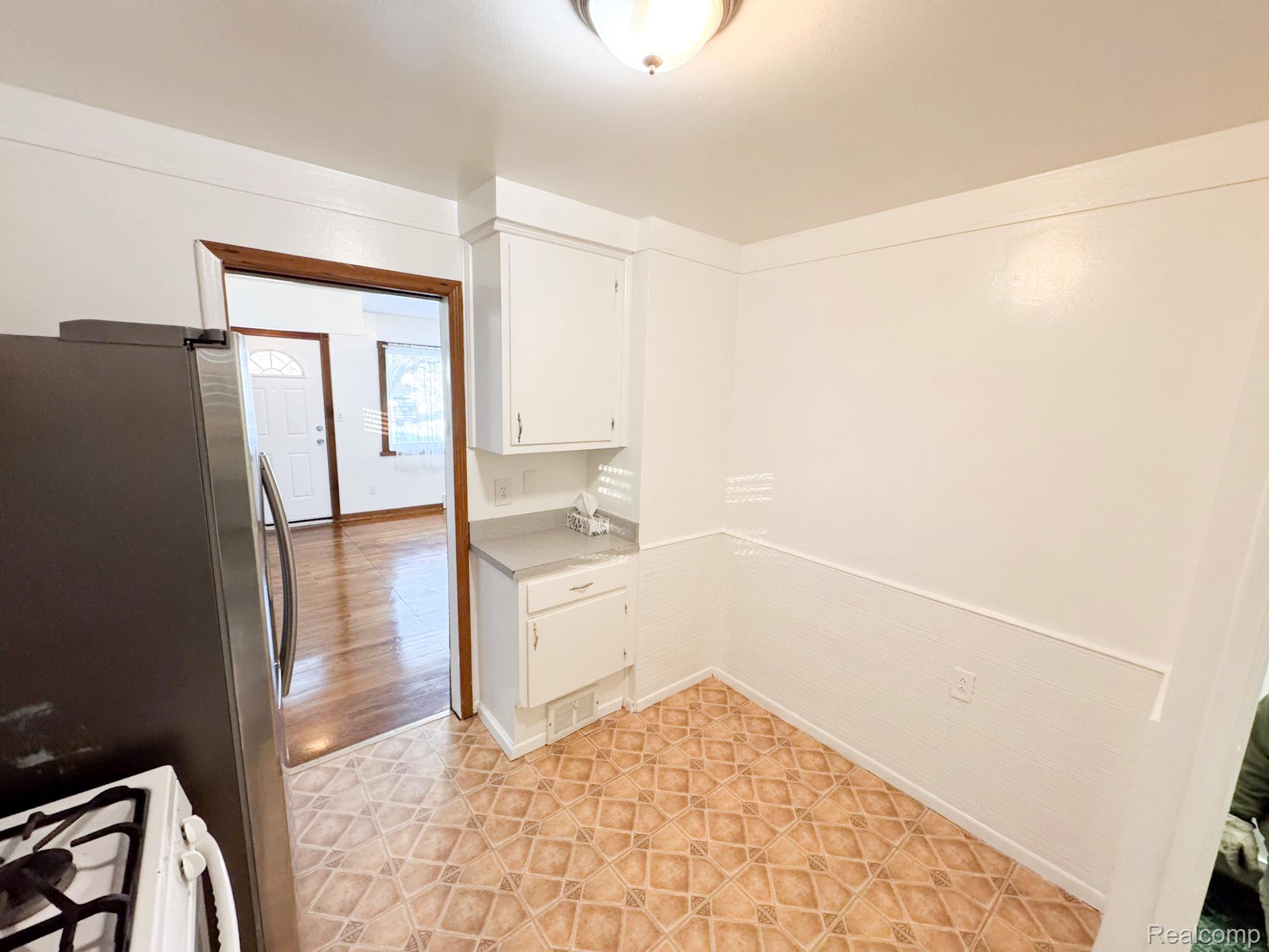 4227 Eastlawn Avenue