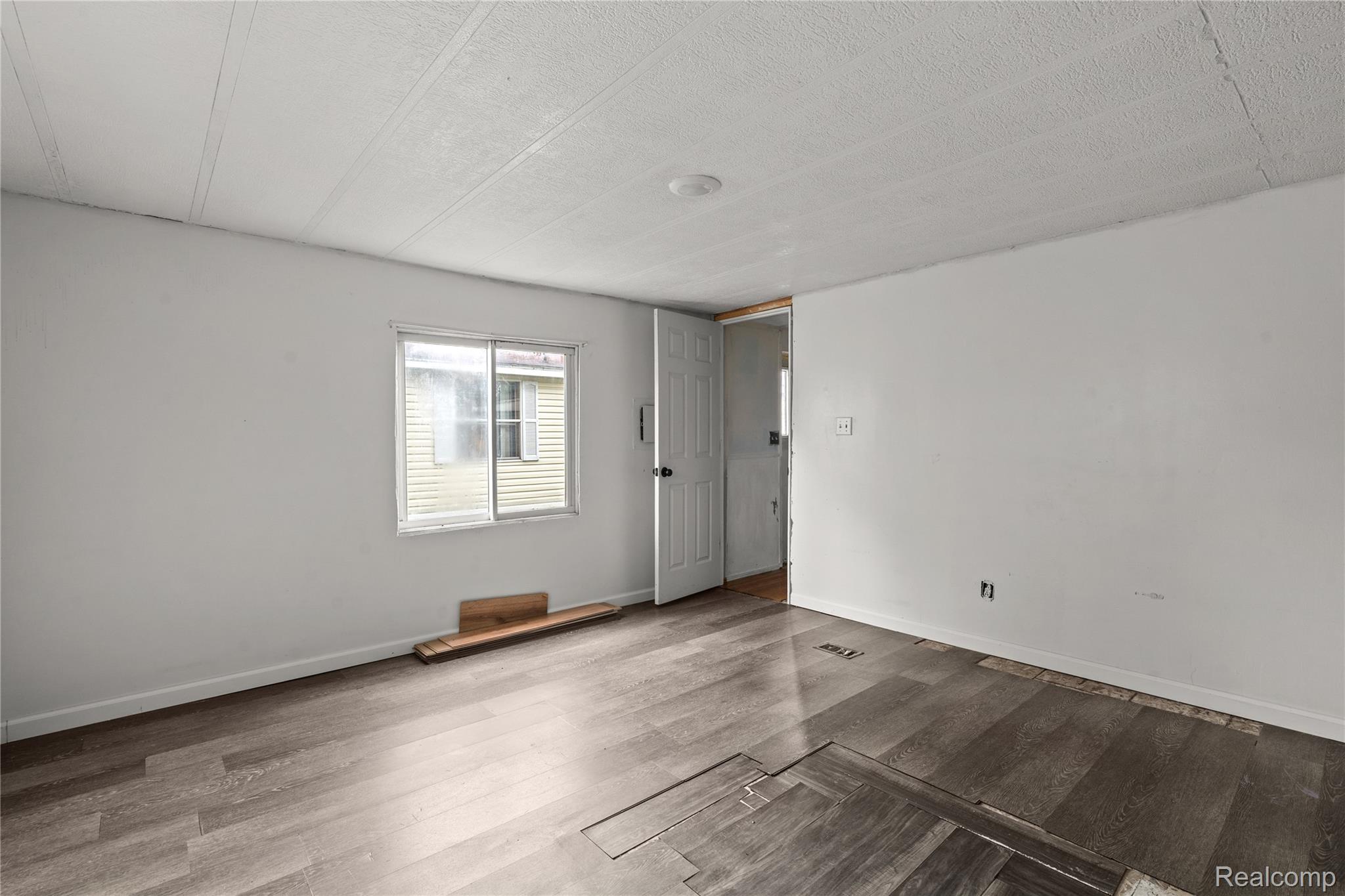 Auburn Hills City, Michigan 48326, United States, 2 Bedrooms Bedrooms, ,1 BathroomBathrooms,Residential,Active,185546