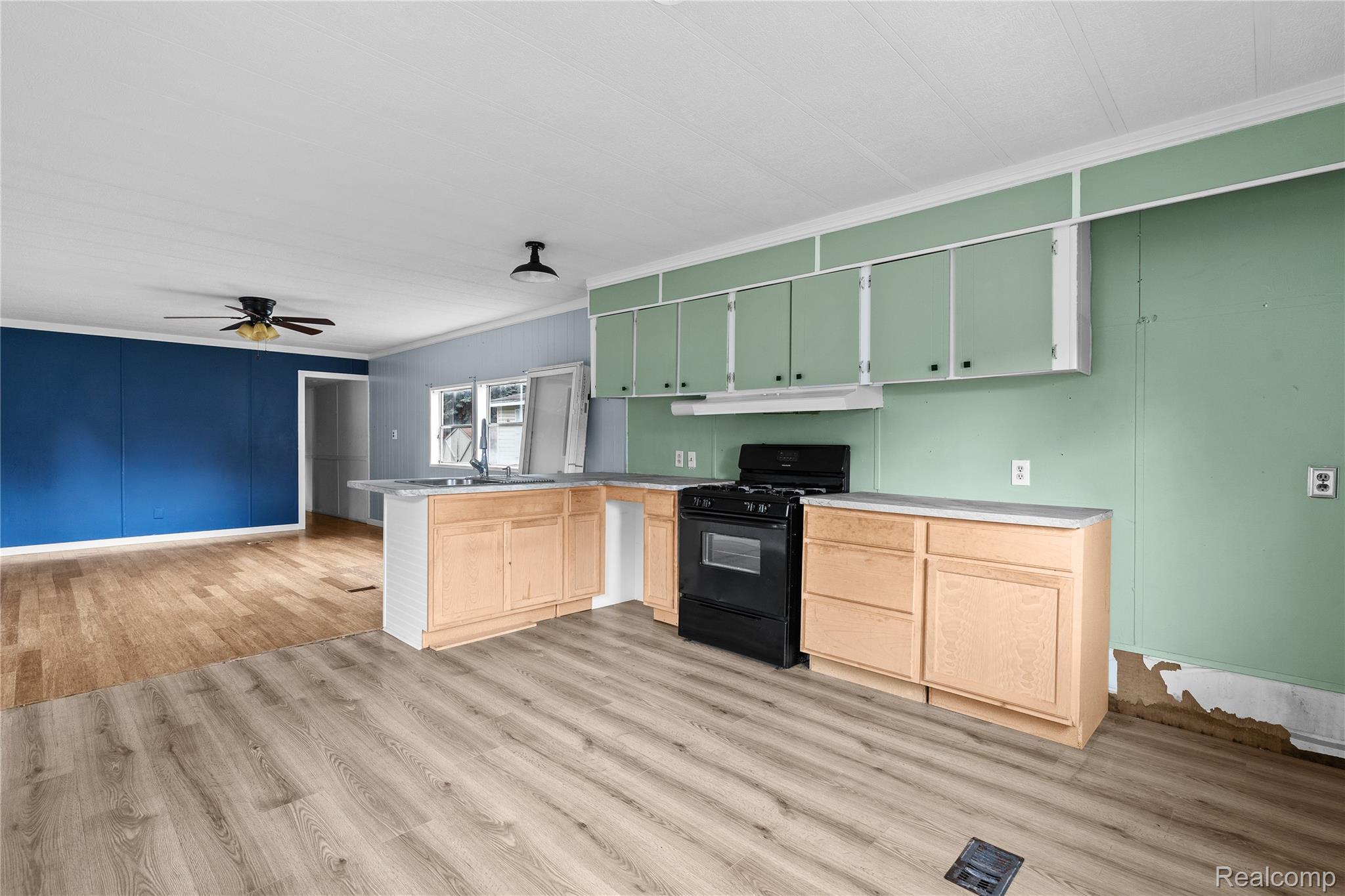 Auburn Hills City, Michigan 48326, United States, 2 Bedrooms Bedrooms, ,1 BathroomBathrooms,Residential,Active,185546