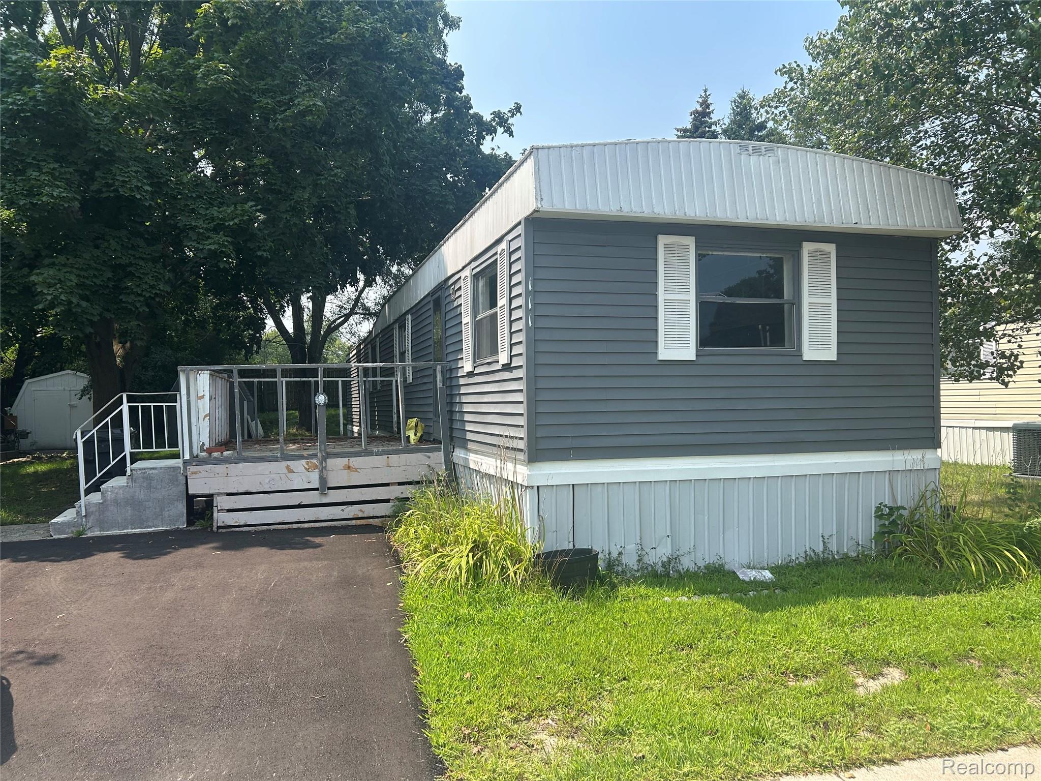 Auburn Hills City, Michigan 48326, United States, 2 Bedrooms Bedrooms, ,1 BathroomBathrooms,Residential,Active,185546