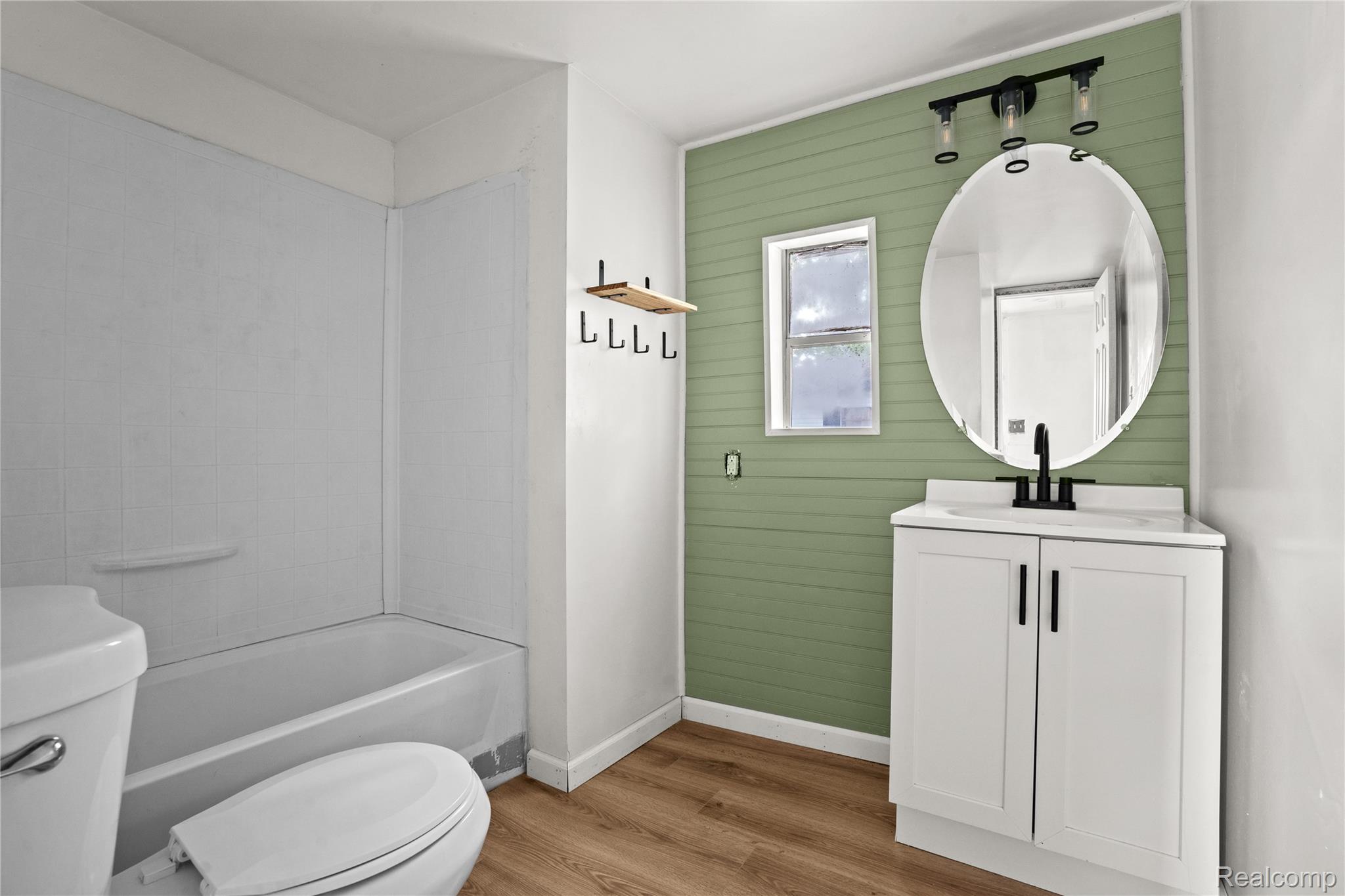 Auburn Hills City, Michigan 48326, United States, 2 Bedrooms Bedrooms, ,1 BathroomBathrooms,Residential,Active,185546