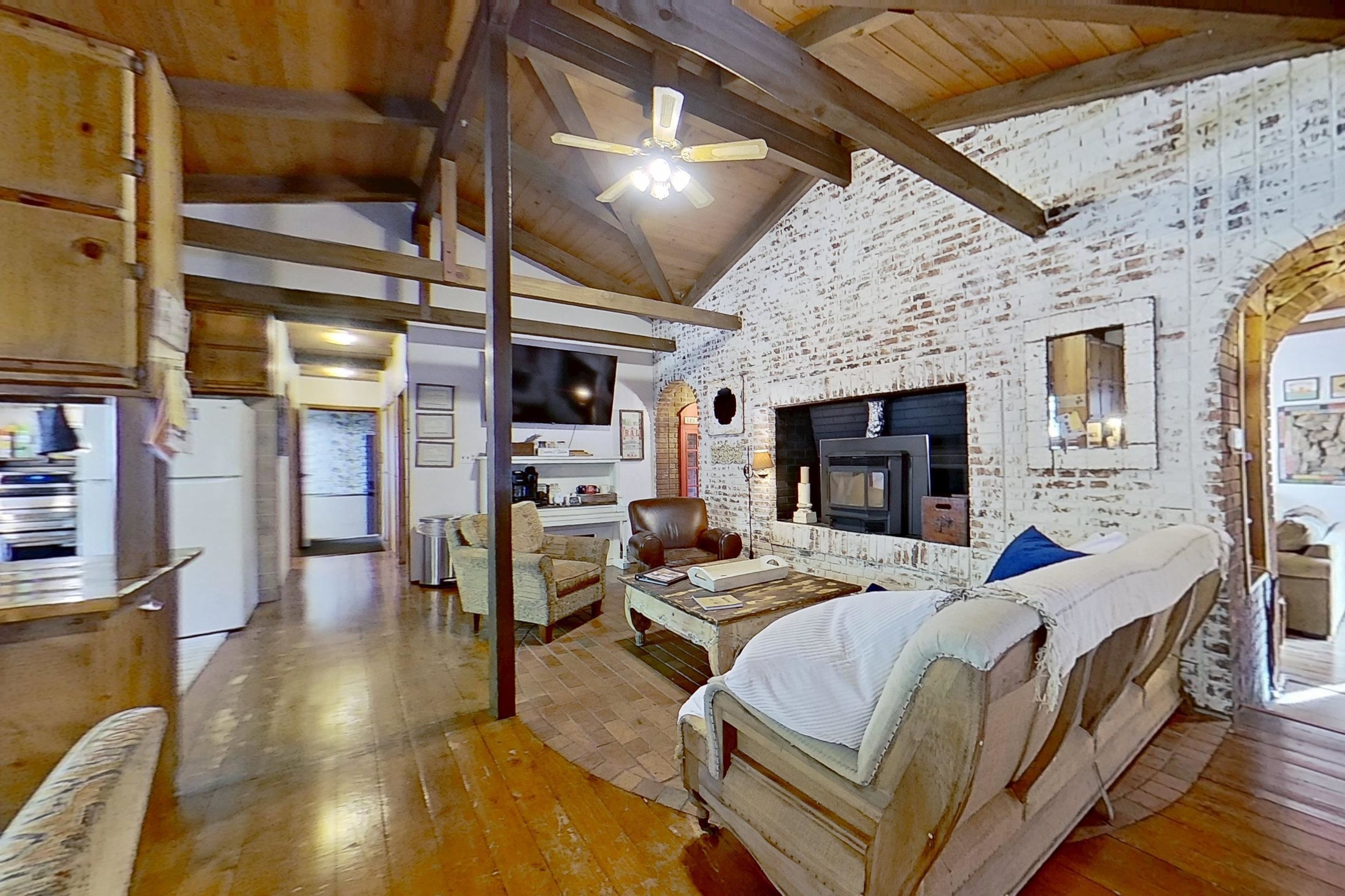 10279 N Finley Lake Avenue