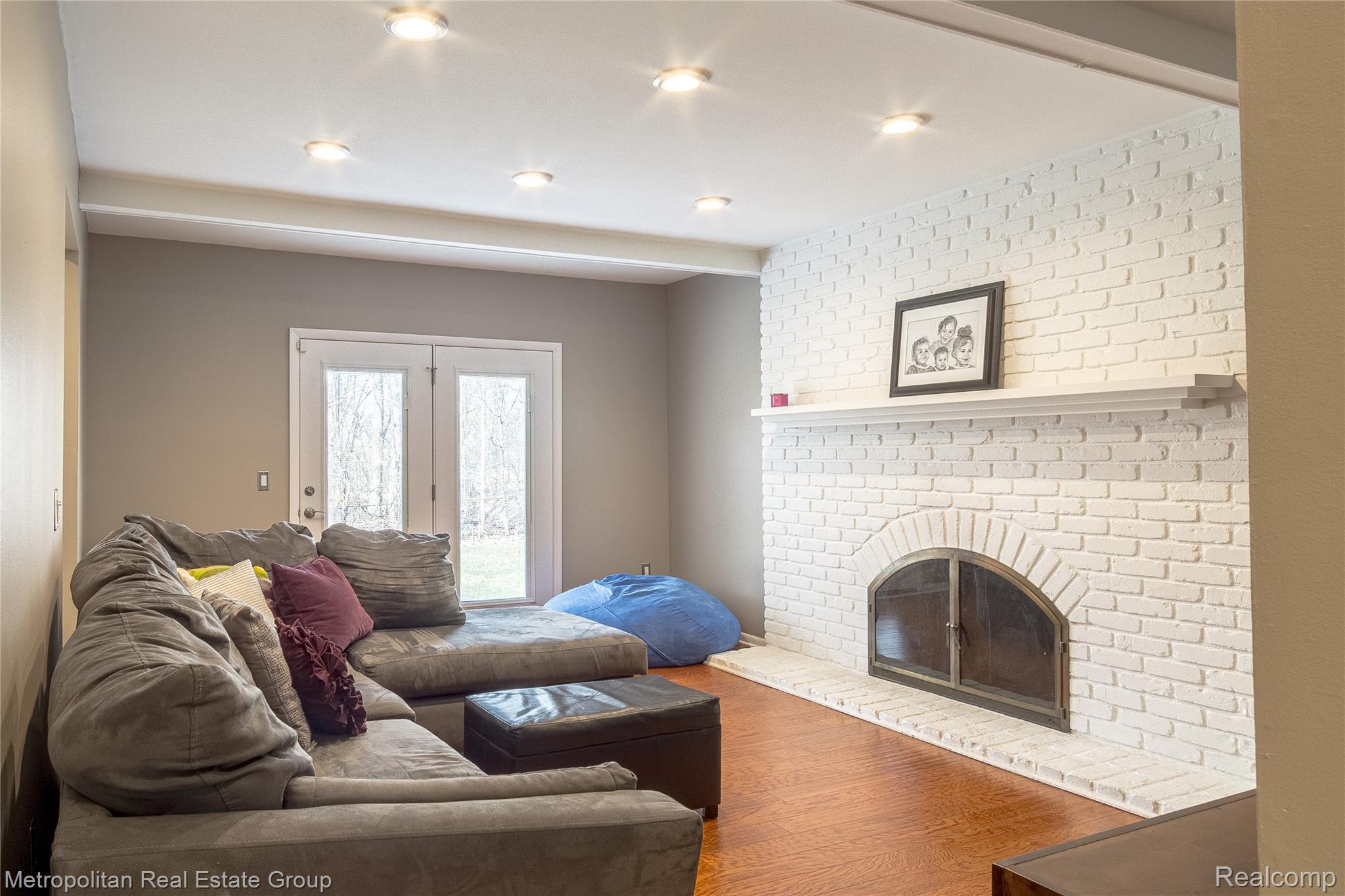 6364 Pinecroft Drive