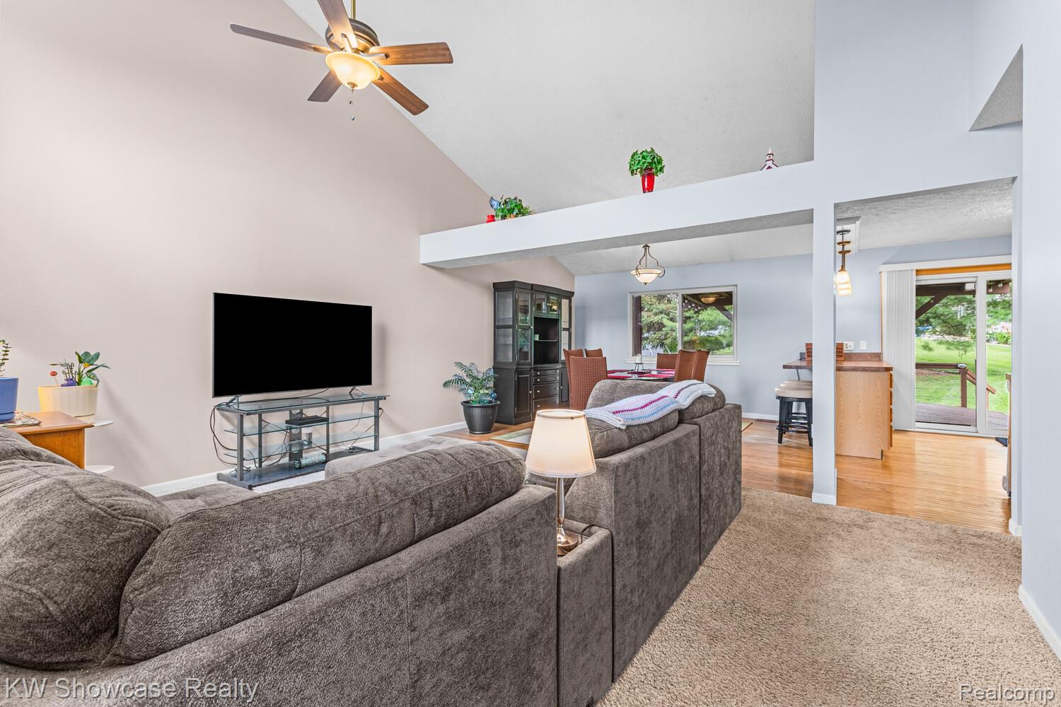 1313 Pin Oak Bluff