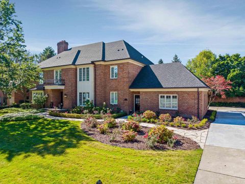5 Dodge Place Grosse Pointe City MI 48230