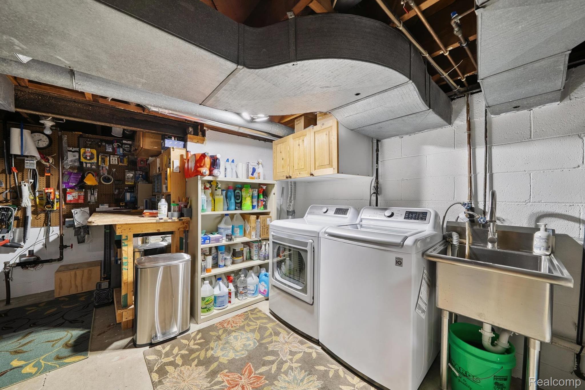 Bloomfield Hills City, Michigan 48302, United States, 4 Bedrooms Bedrooms, ,3 BathroomsBathrooms,Residential,Active,195962