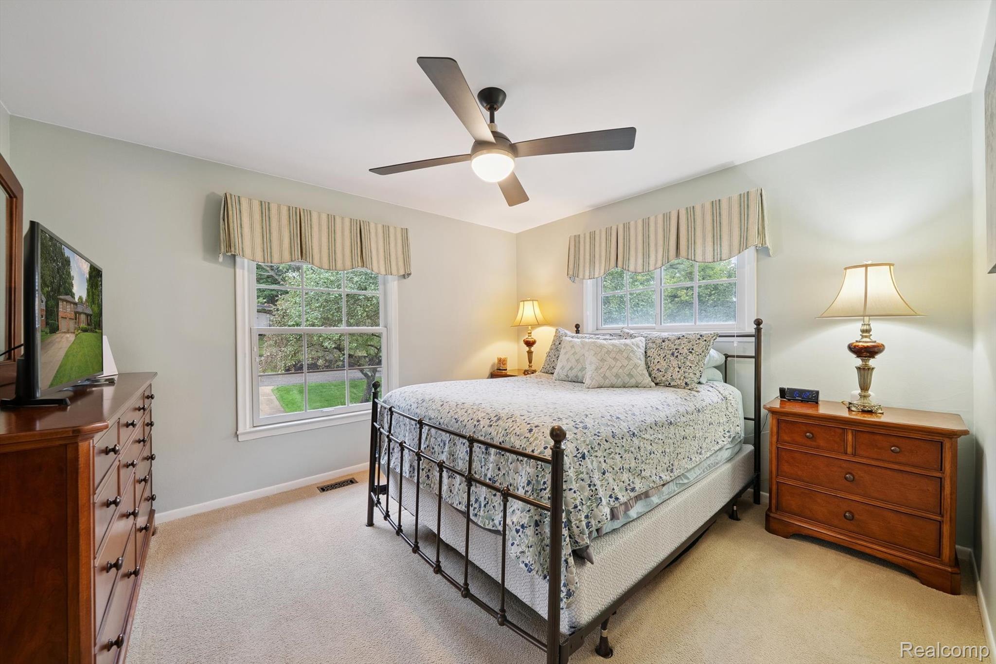 Bloomfield Hills City, Michigan 48302, United States, 4 Bedrooms Bedrooms, ,3 BathroomsBathrooms,Residential,Active,195962