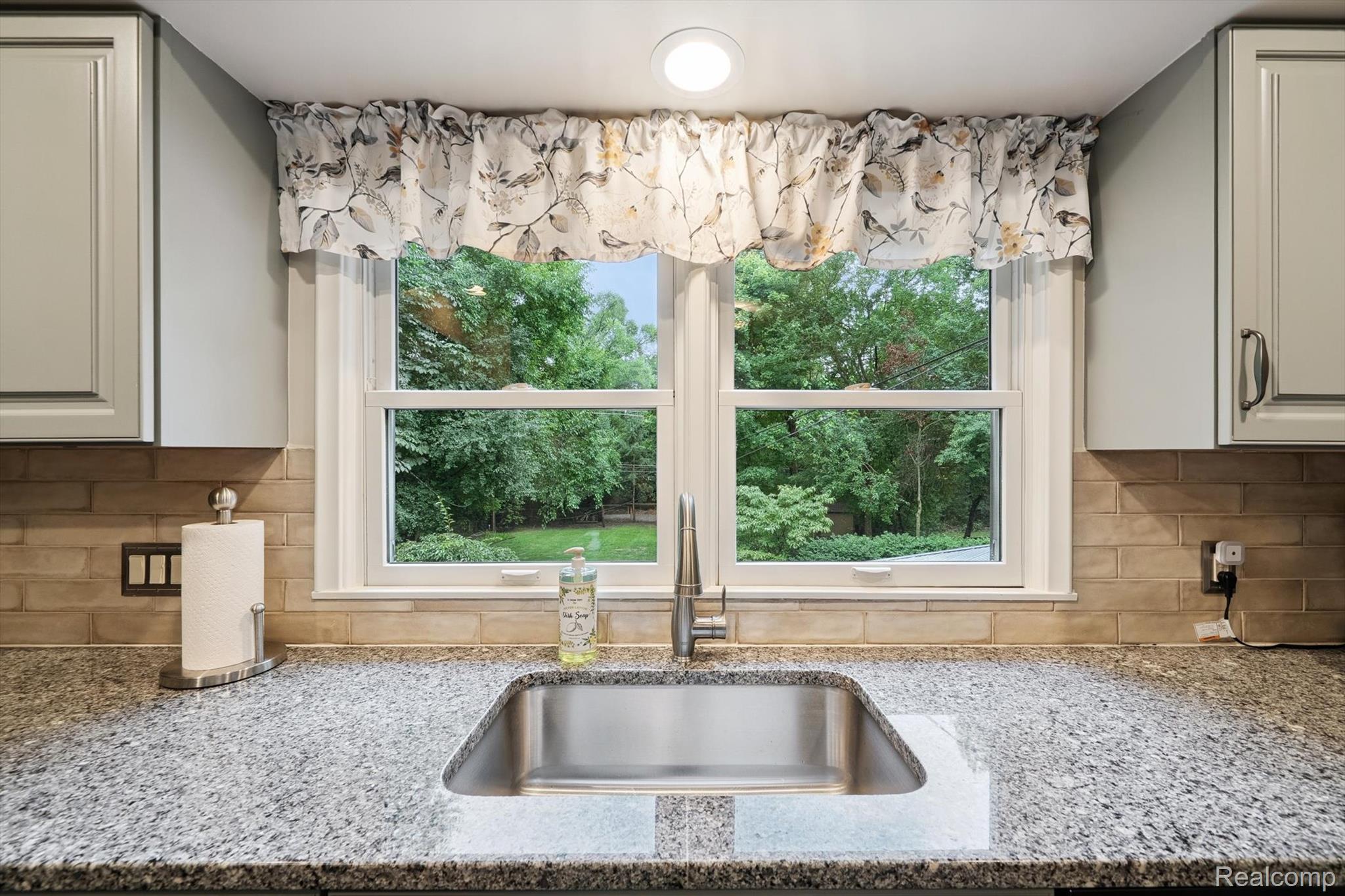 Bloomfield Hills City, Michigan 48302, United States, 4 Bedrooms Bedrooms, ,3 BathroomsBathrooms,Residential,Active,195962