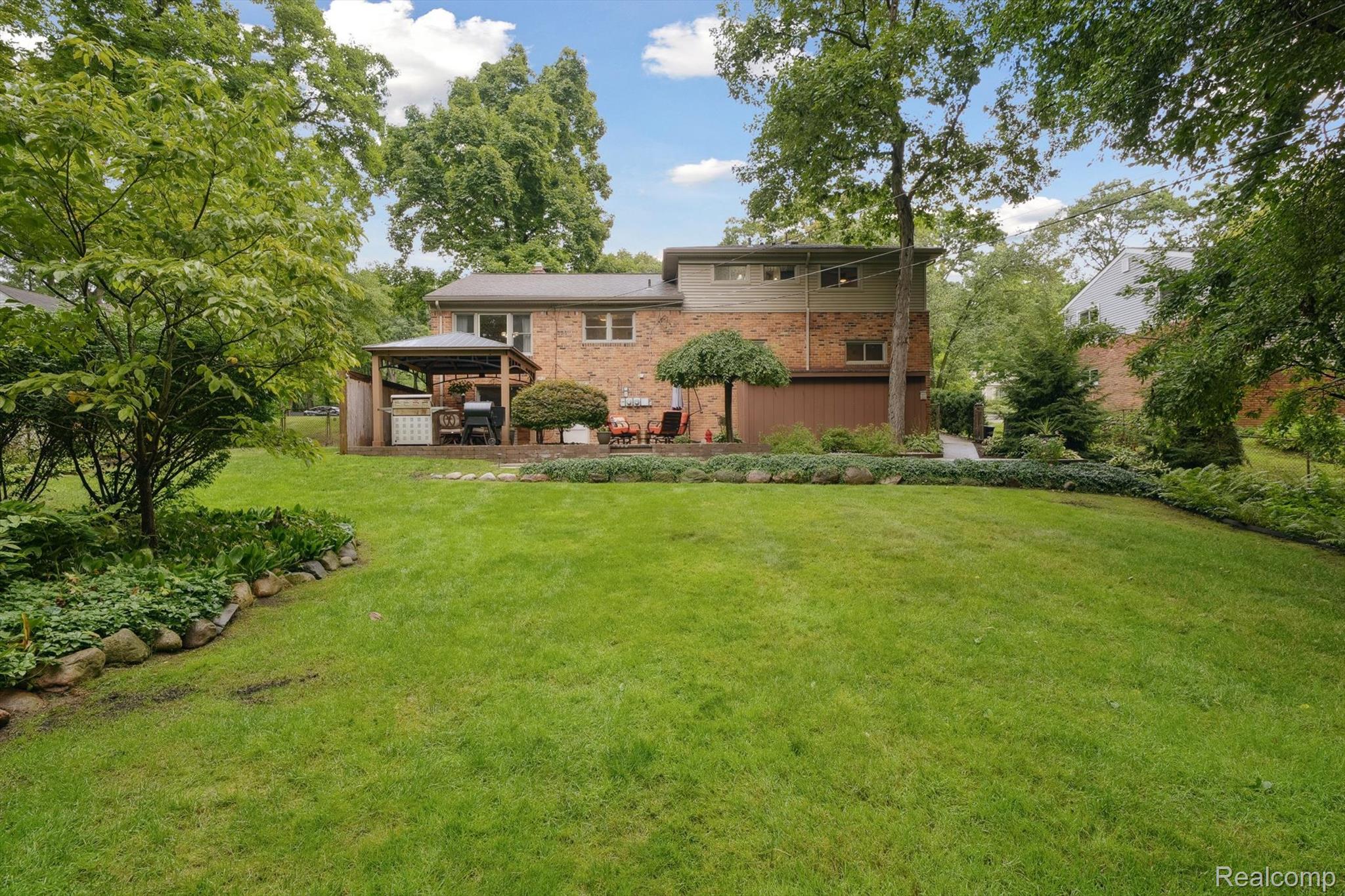 Bloomfield Hills City, Michigan 48302, United States, 4 Bedrooms Bedrooms, ,3 BathroomsBathrooms,Residential,Active,195962
