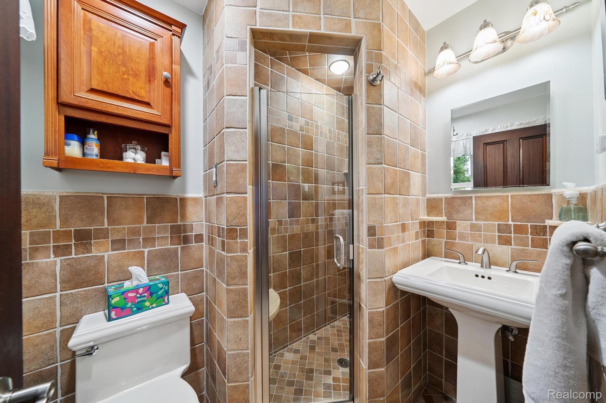 Bloomfield Hills City, Michigan 48302, United States, 4 Bedrooms Bedrooms, ,3 BathroomsBathrooms,Residential,Active,195962