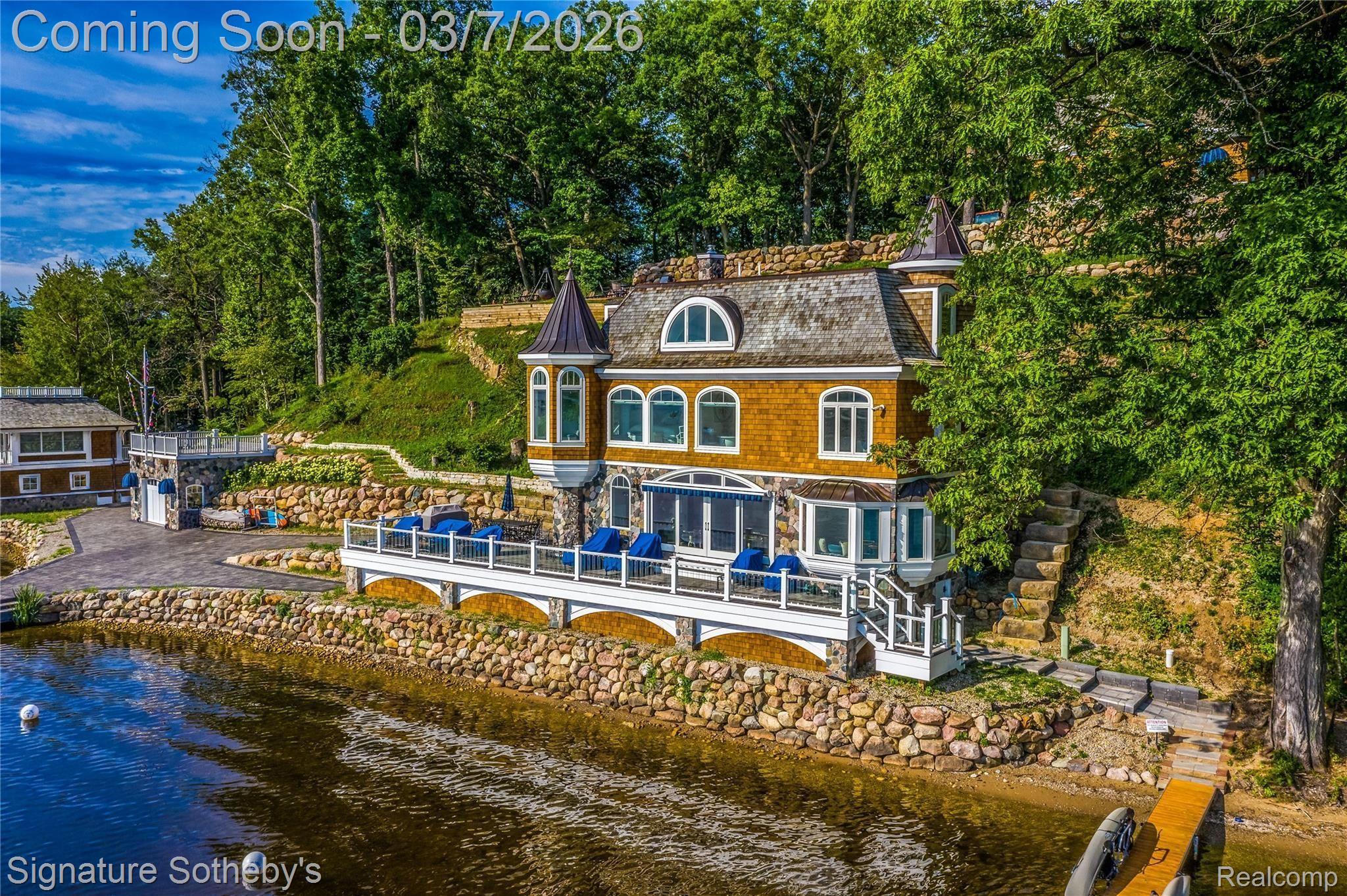 14625 Edgewater Drive