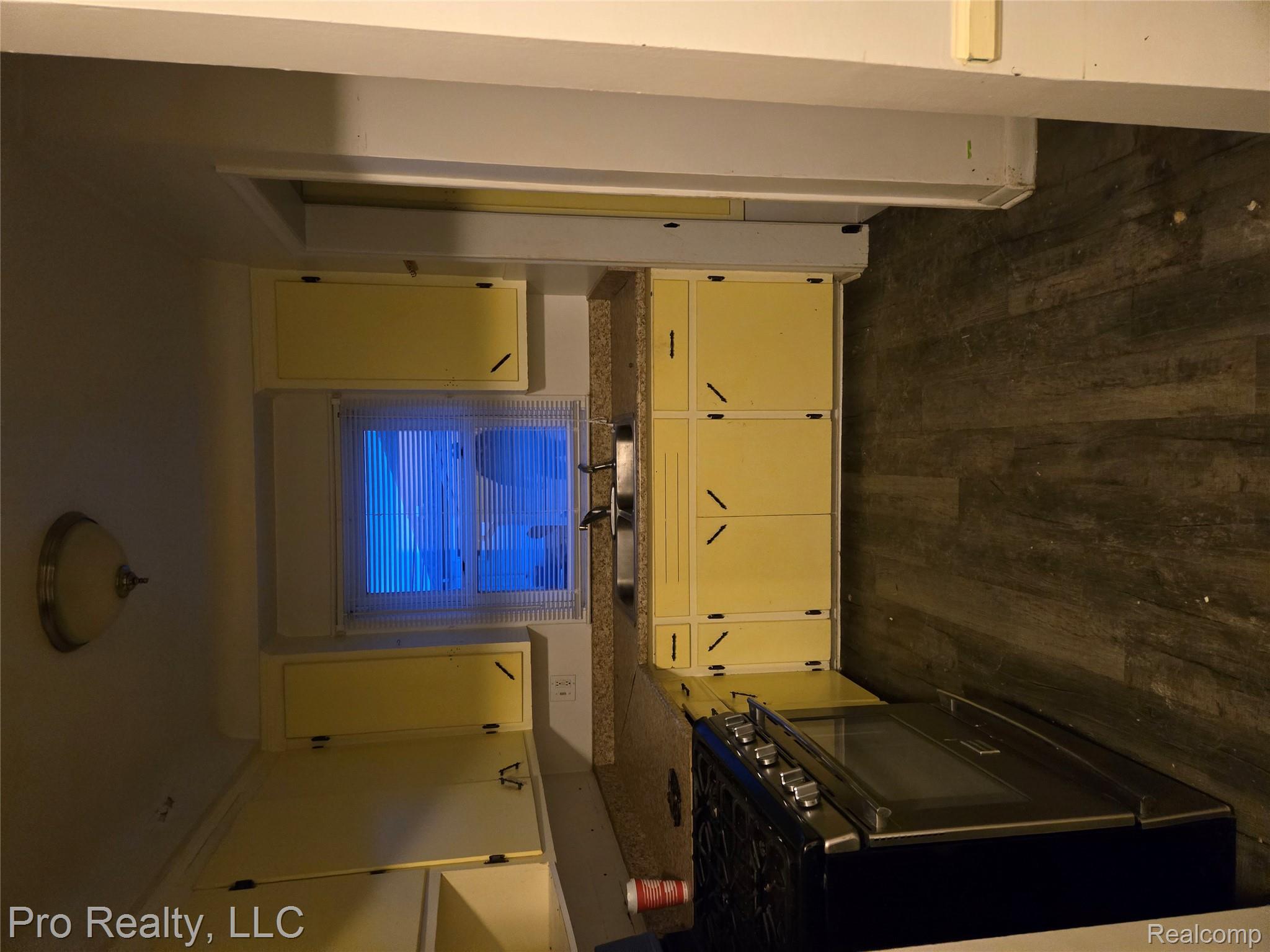 29295 Hillview Street