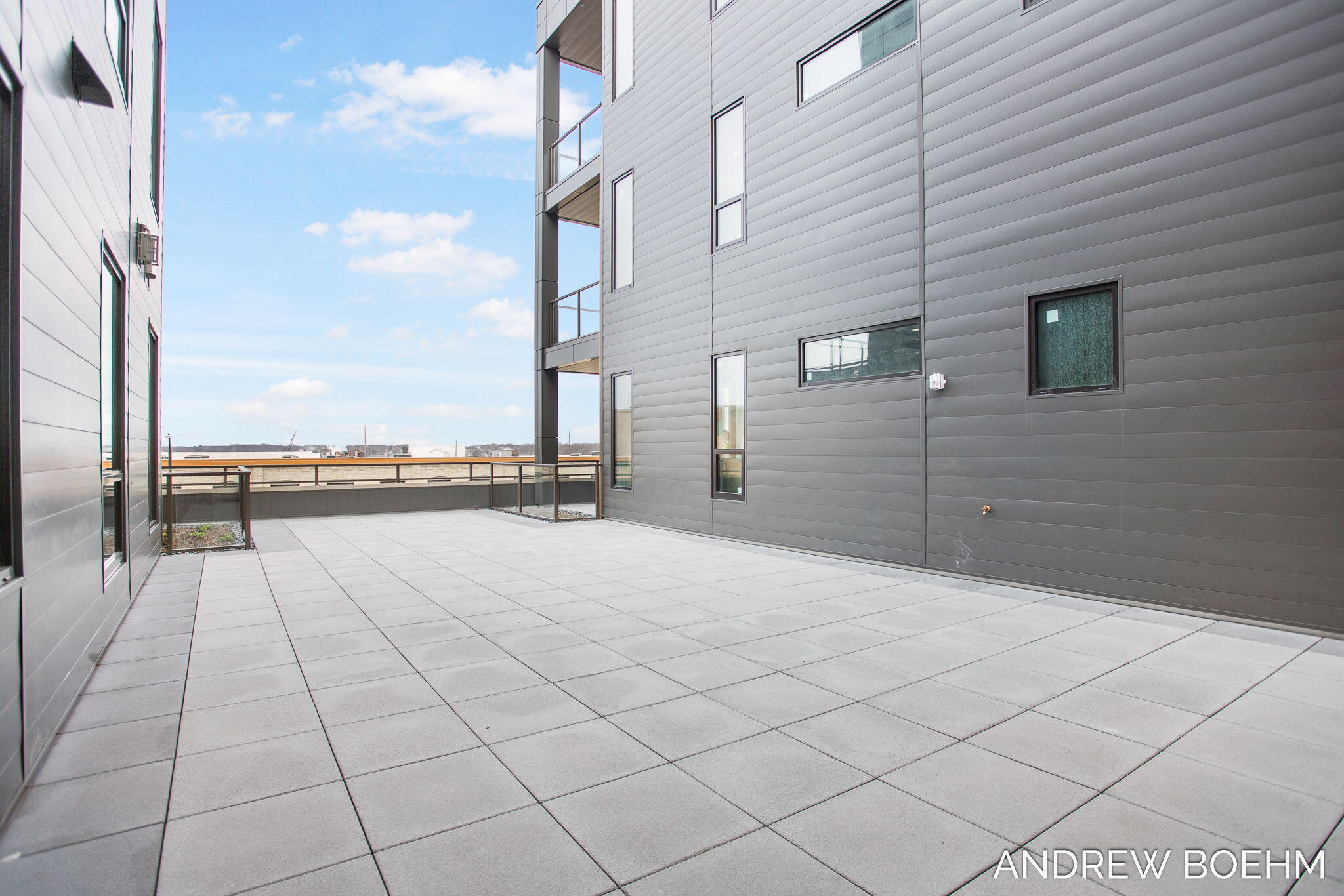159 S River Avenue 503