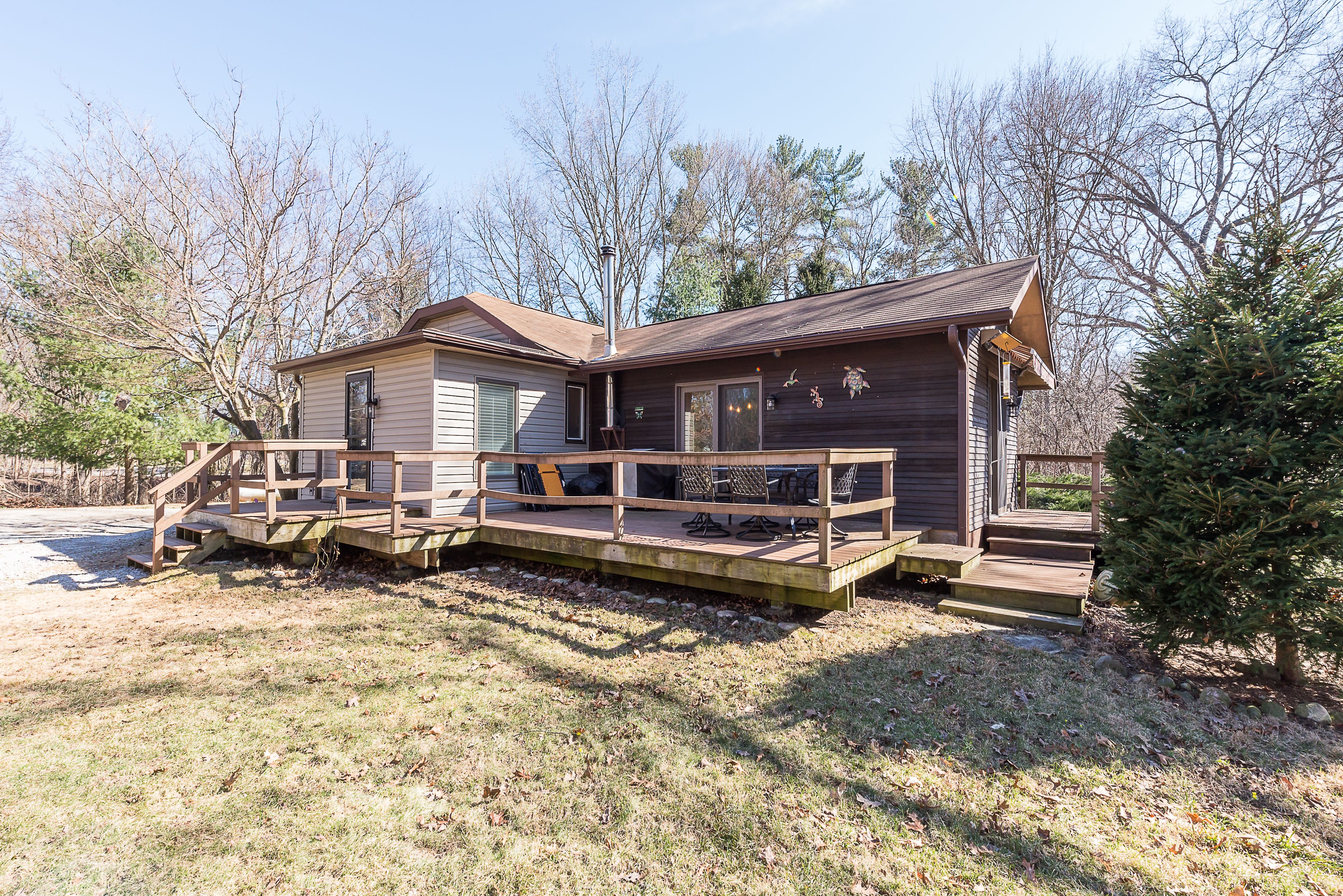 7695 HURON RIVER Drive S