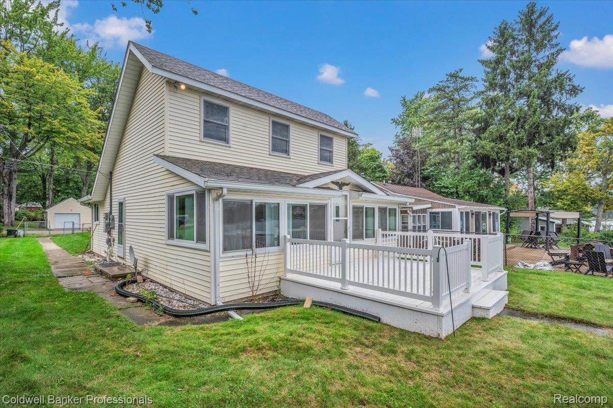 733 Lakeshore Drive