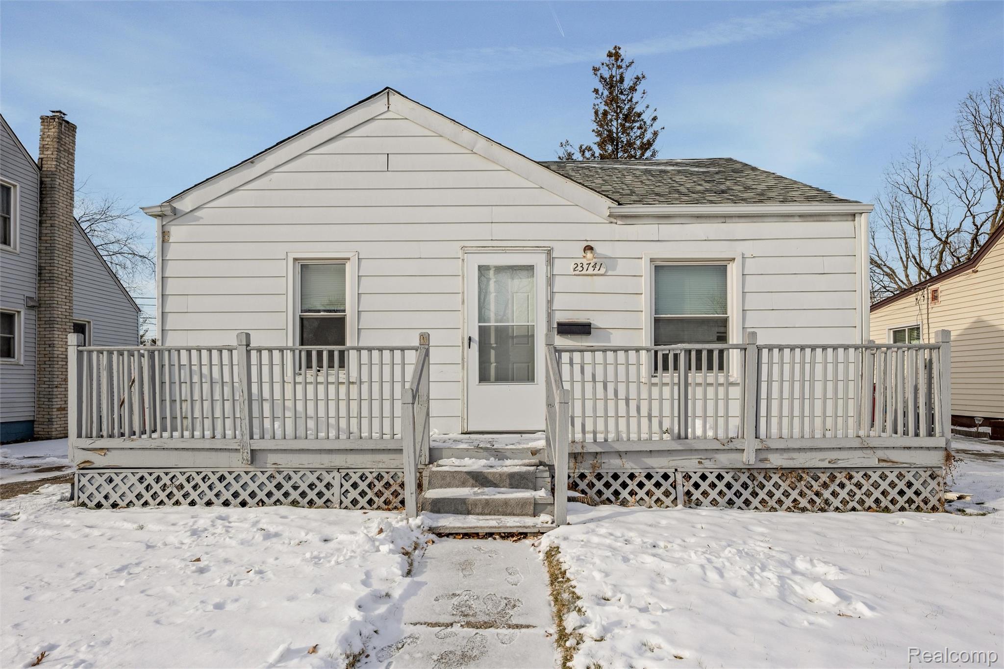 23741 Lambrecht Avenue